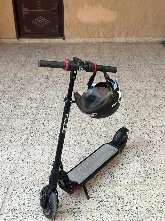 للبيع اسكوتر نظيف جدا 0