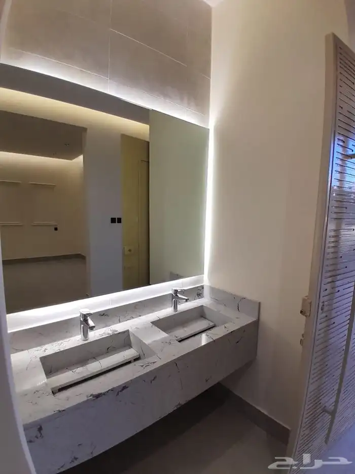 للبيع دور ارضي كبير بمدخل سيارة 6غرف بسعر 550الف بمخطط 3 4