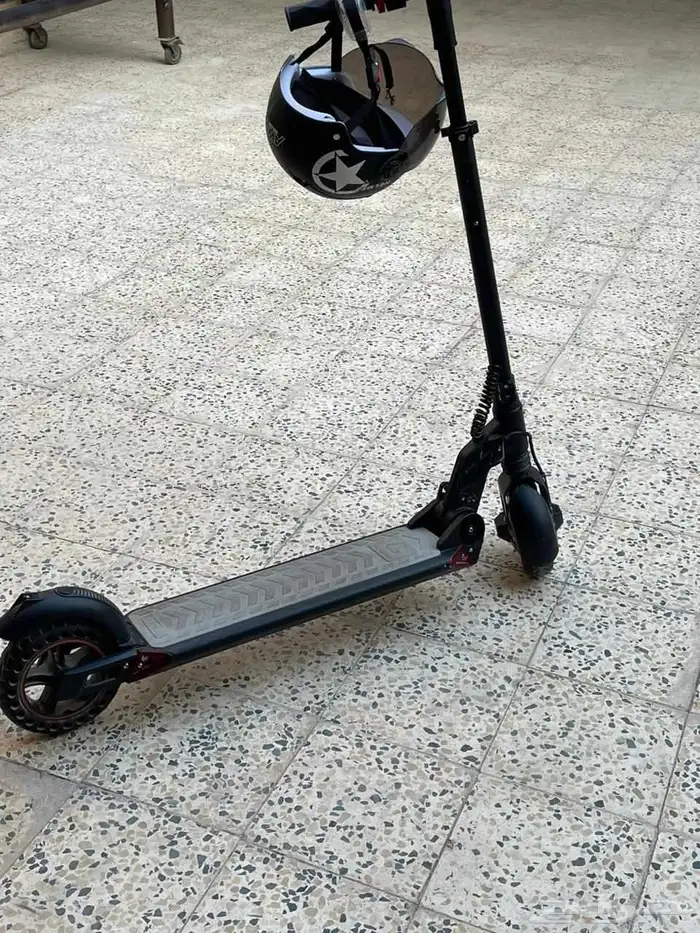 للبيع اسكوتر نظيف جدا 1