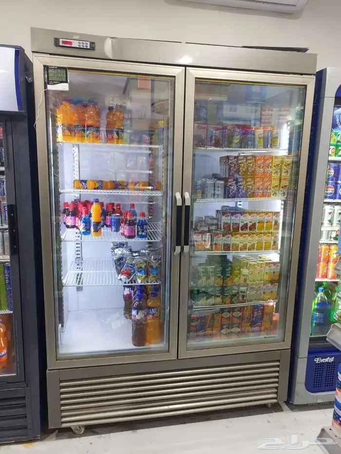 ثلاجه عرض تبريد وتجميد بحاله نظيفه جدآ ع السوم 0