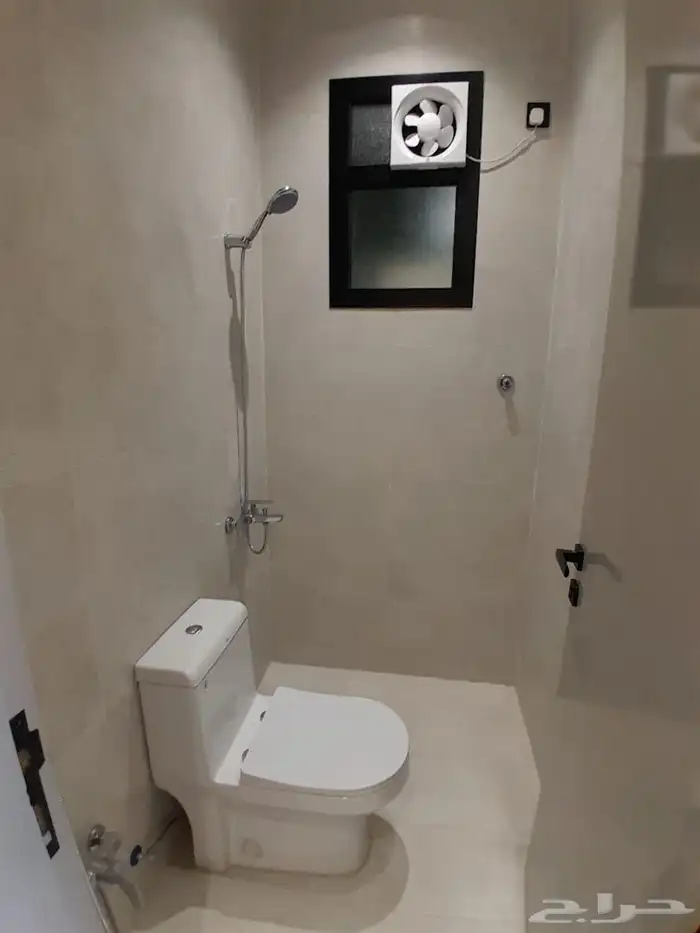 للبيع دور ارضي كبير بمدخل سيارة 6غرف بسعر 550الف بمخطط 3 3