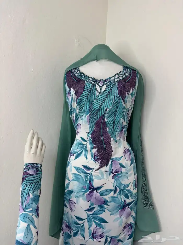 مخاوير تطريز على الصدر والاكمام قطع غير مفصلة مع الطرحة 5