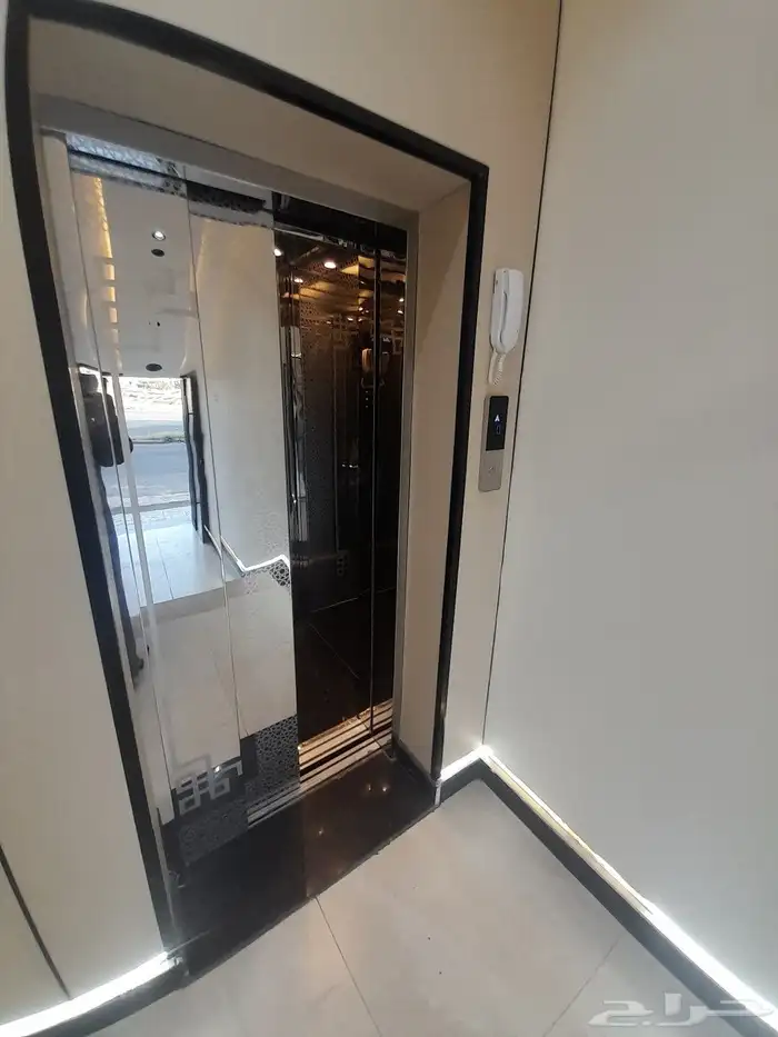 للبيع شقه دور ثاني مع سطح مستقل بحي درة الموسي ب550الف 4