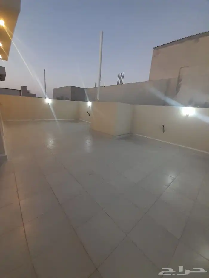 للبيع روف علوي مع ملحق تشطيبات فاخره بحي الراقي 27