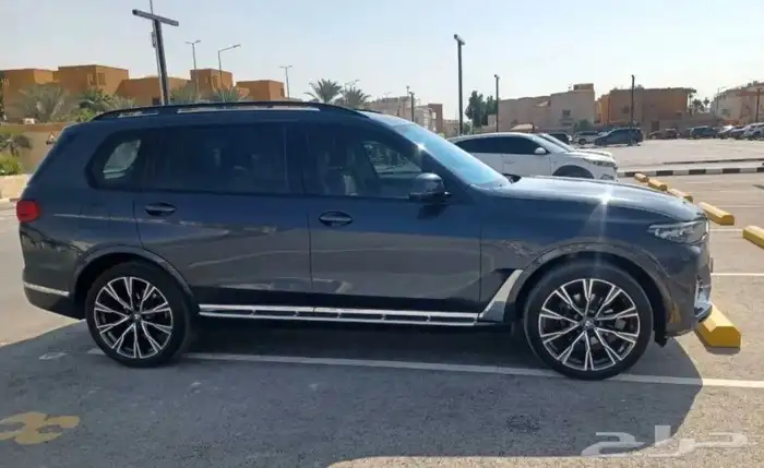 BMW X7 2020 1