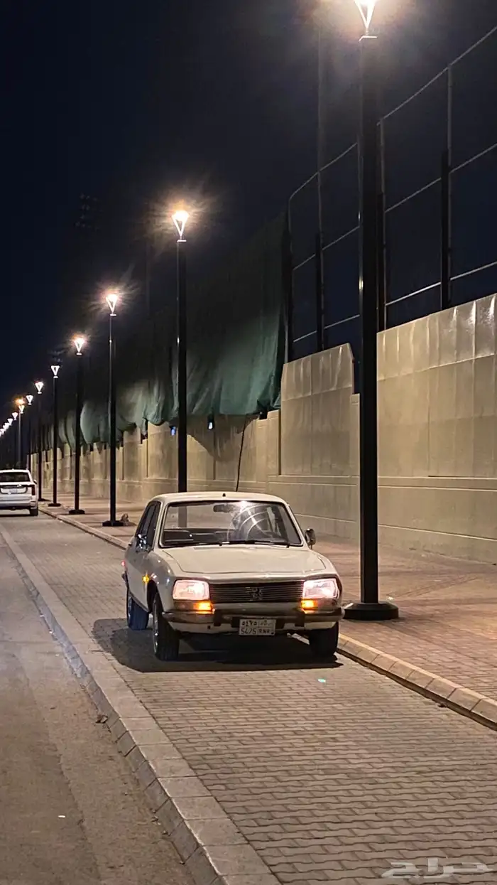 السلام عليكم اعرض لكم بيجو 504GL مديل73قير مكينه صاصي شرط 4