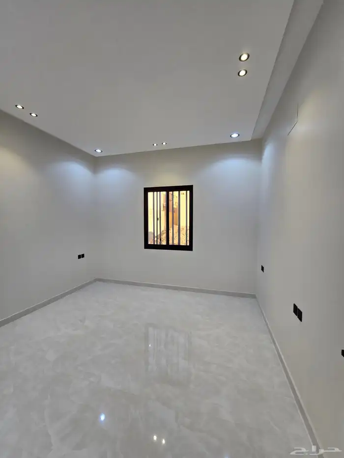 للبيع شقق ارضيه وارواف علويه كامل خدمات الراقى 30