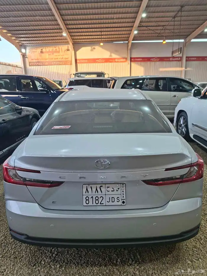 تويوتا كامري 2026 اصفار فضي. 3