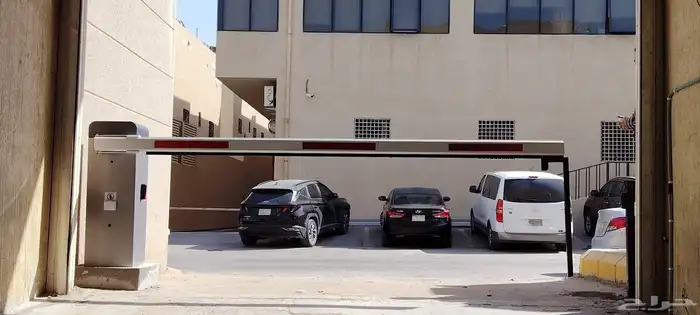 تركيب بوابات مواقف سيارات بوابات امنية بواب 2
