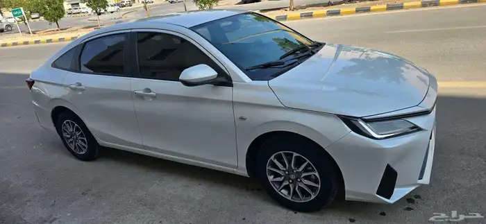 تويوتا يارس 2023 4