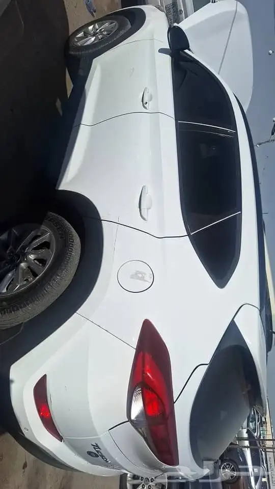 توسان 2018 ممشي 200الف نص فل (سقف بنوراما  مثبت سرع ) مال 4