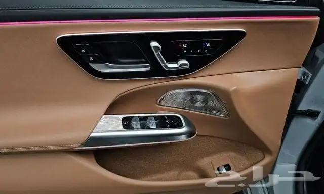 مرسيدس-بنز E300 AMG Line 2024 استيراد كوريا - معرض العصيمي 14