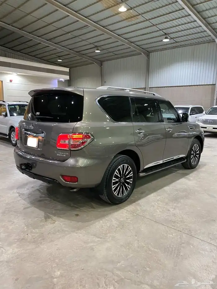 للبيع باترول 2017 تيتانيوم 5