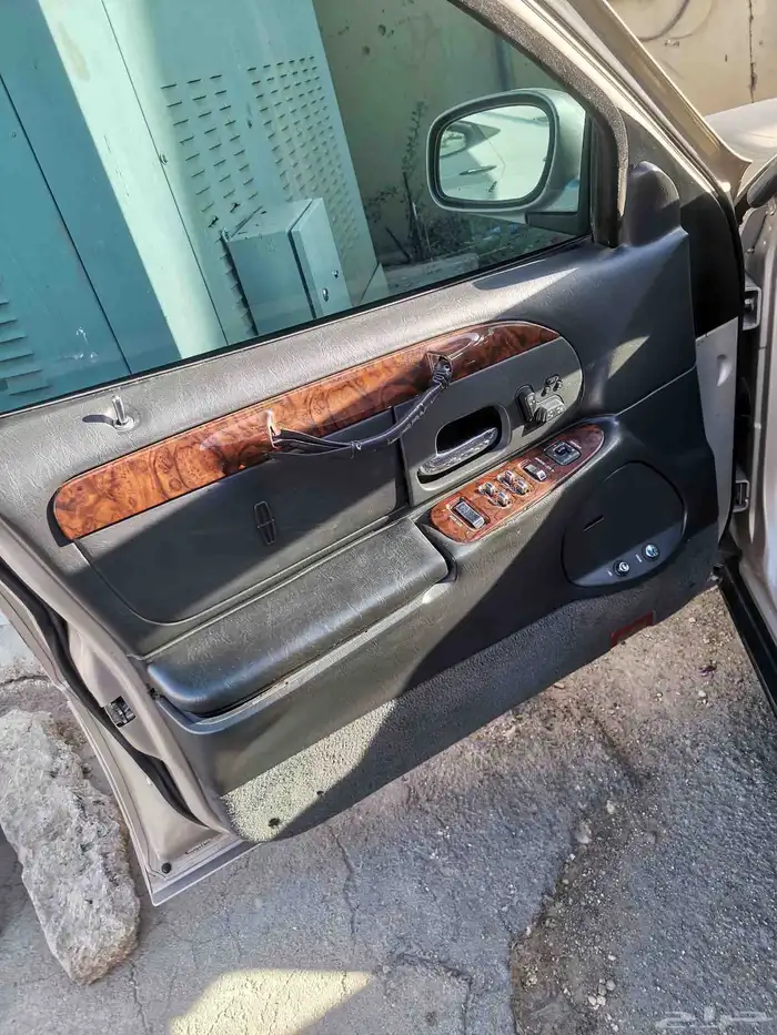 لينكون تاون كار 1998 26