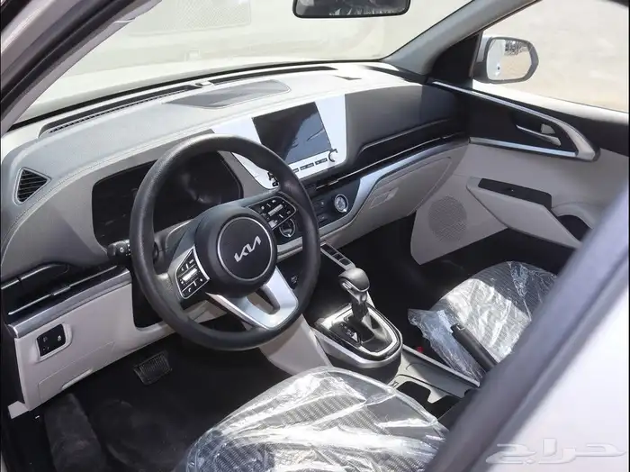 كيا كارينز مطور شاشه 2025 3