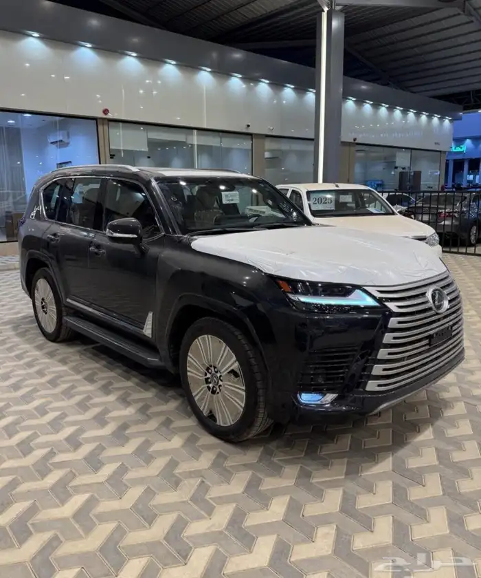 لكزس LX600 BB سعودي ابيض دخليه جملي واسود دخليه جملي 2025 5