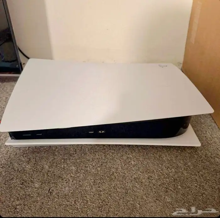 للبيع بلايستشن سوني 5 CDإصدار اروبي مع جميع ملحقاته والفاتور 0