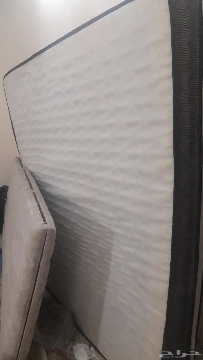 يوجدميكرويف جديدوفراش نوم سليب هاي ومكوئ بخار وطاوله 2