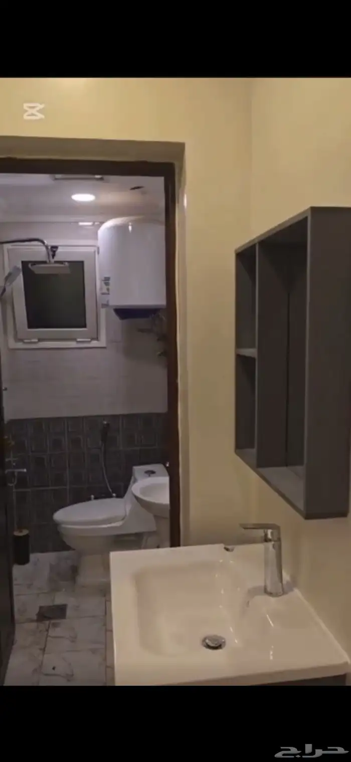 شقة تقع في حي الشعلة ( السمحانية ) شارع ابومحمد المهذب شمال 0