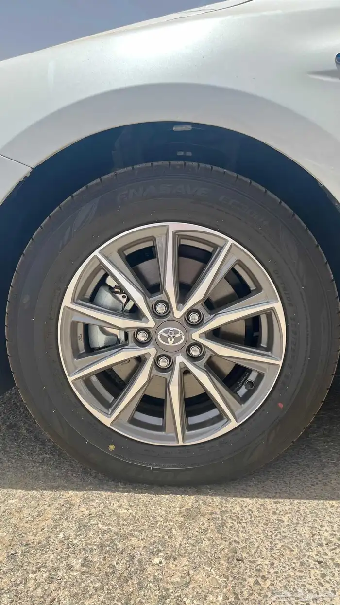 تويوتا كامري استاندر E هايبرد موديل 2025 كاش وتقسيط 5