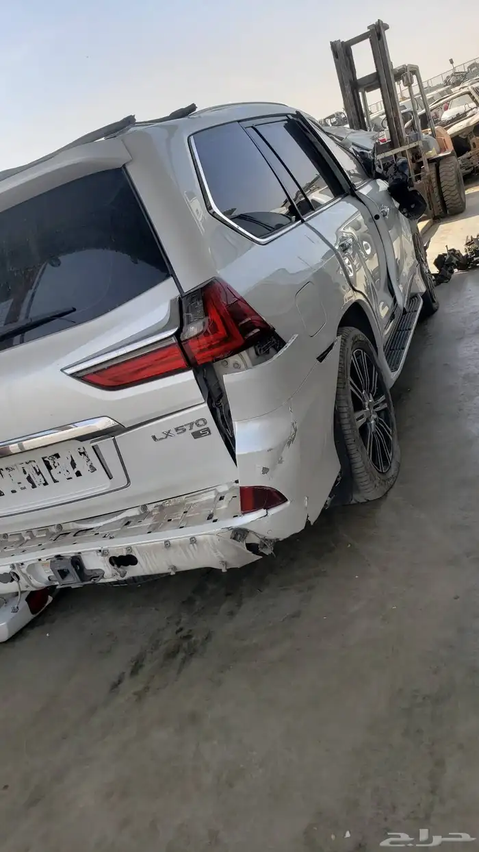 جيب لكزس 2020 تشليح الحائر في الرياض 1