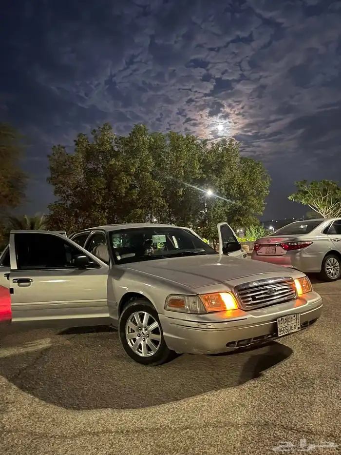 فورد فكتوريا للبيع على السوم رش تندا و كبوت موديل 2006 3