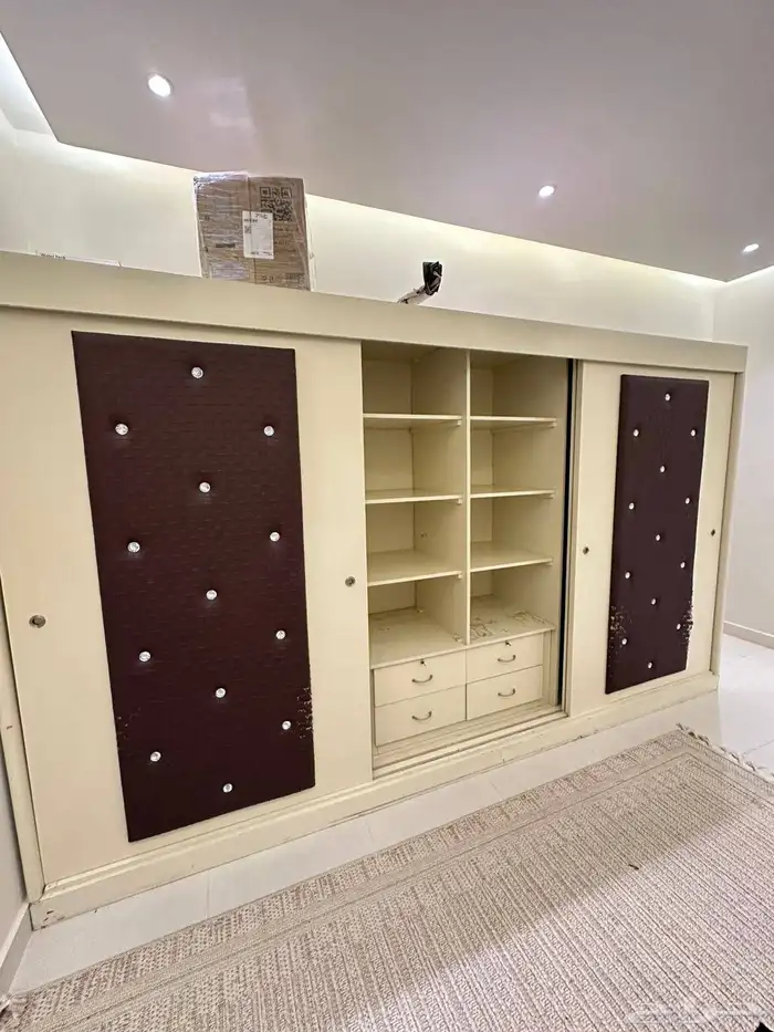 دولابين فقط مع شفنيره 0