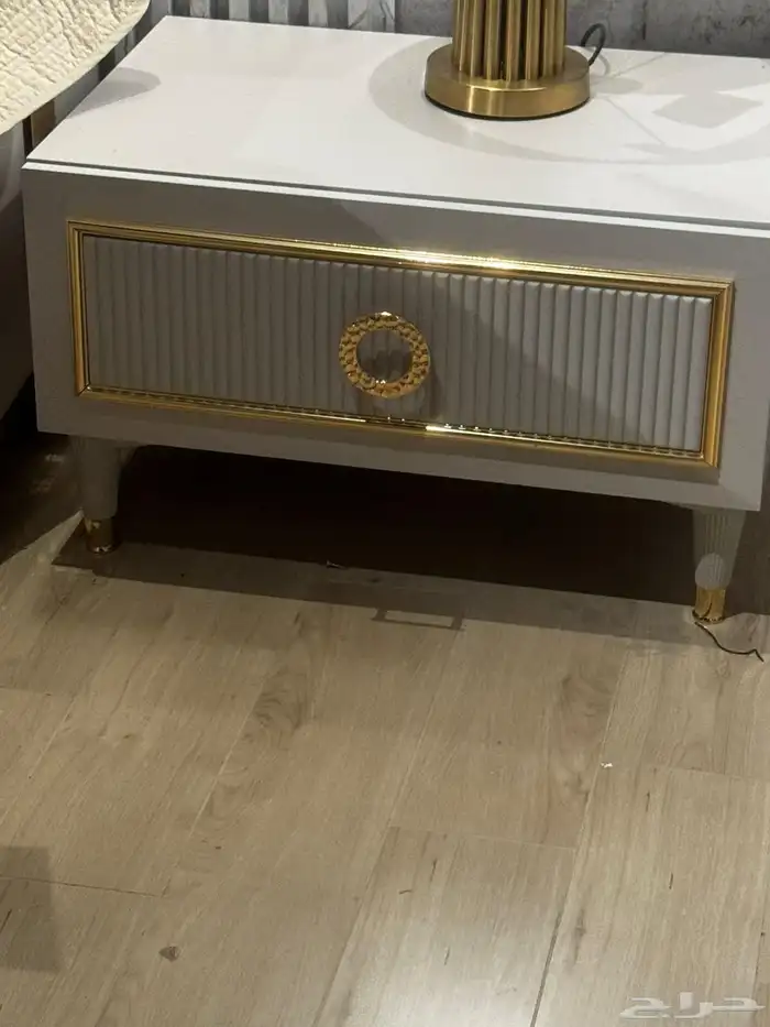 طقم غرفة نوم كلاسيك 8 قطع جديد بان هوم 40