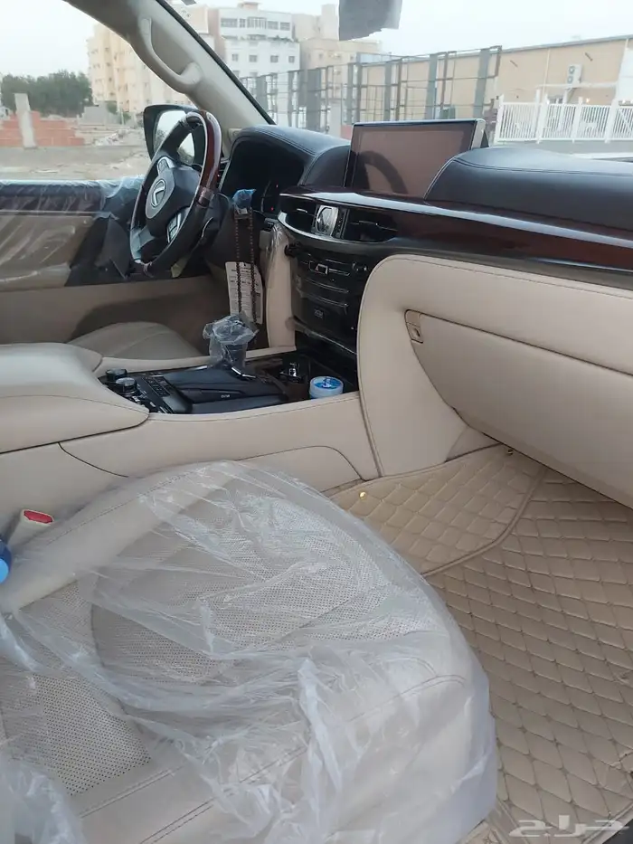 للبيع جيب لكزس 2017 4