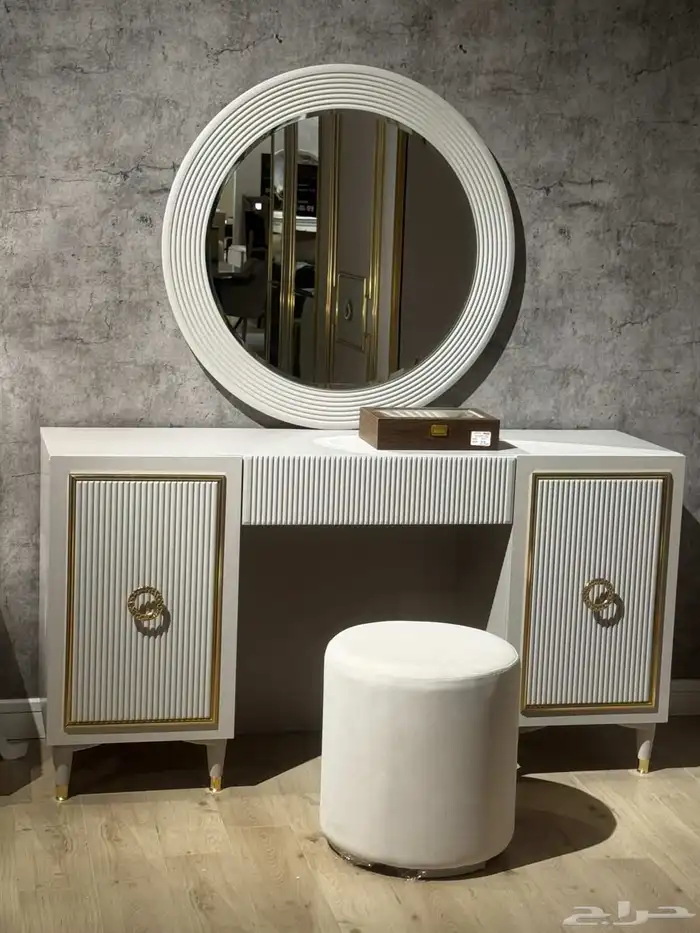 طقم غرفة نوم كلاسيك 8 قطع جديد بان هوم 43