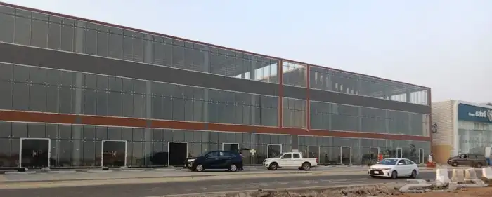 محلات ومعارض للايجار السنوي في موقع مميز للاستثمار 0