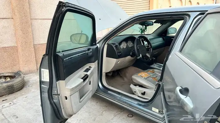 للبيع كرايزلر C300 هيمي 2007 8