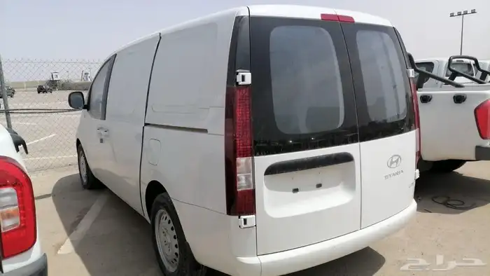هيونداي ستاريا بضاعة ديزل قير أوتوماتيك 2026 1