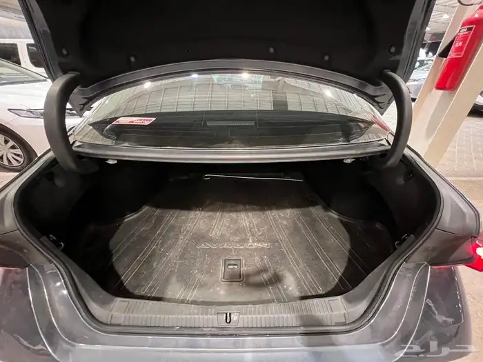 تويوتا أفالون 2022 13