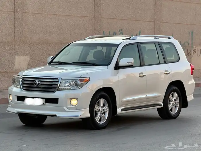 لاندكروزر VXR فل كامل 5.7 2014 1