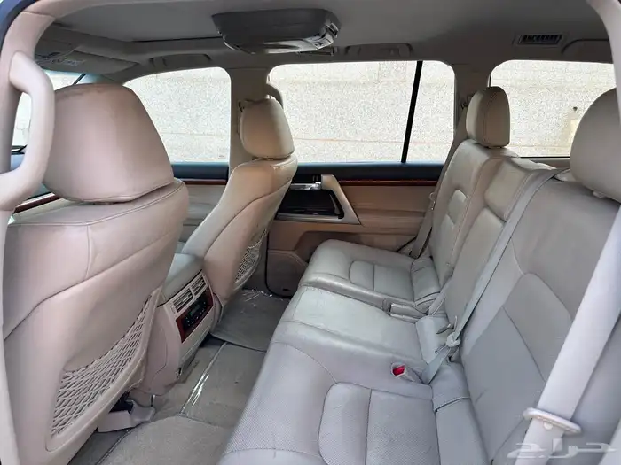 لاندكروزر VXR فل كامل 5.7 2014 16