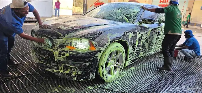 للبدل فقط بسيارة كبيرة تشارجر بدي كت srt 2013 5