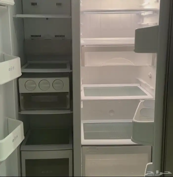 ثلاجهةLgمستخدمة استخدام نظيف جدا فيها 2باب الباب الاول ثلاجة 0