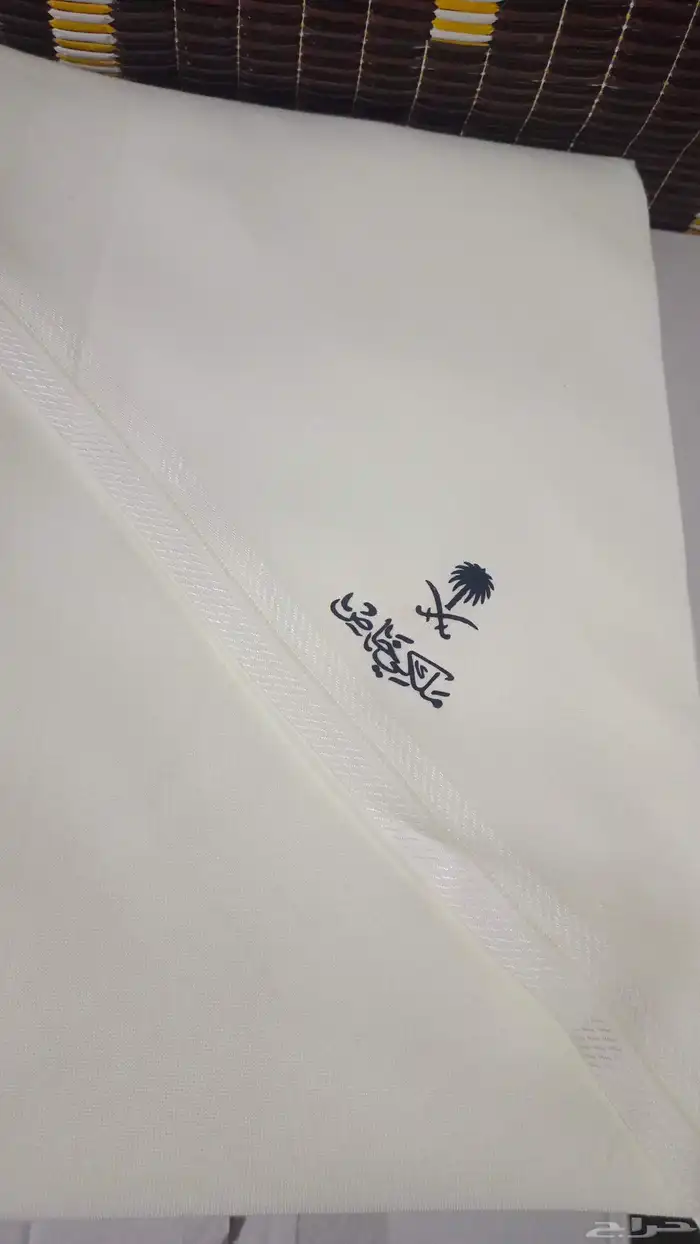 شال رجالي لون ابيض ولون سكري جميع المقاست 0