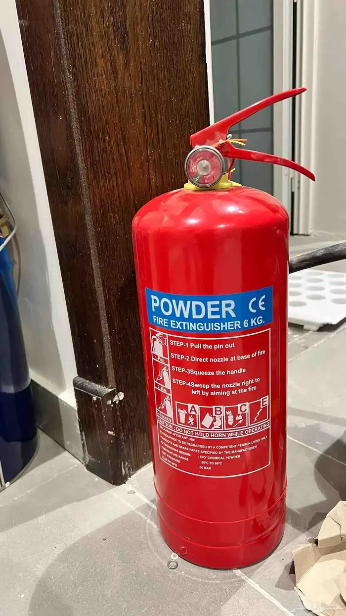 عندي 40 طفاية حريق سعة 6 كيلوا للبيع كامله جديدة 0