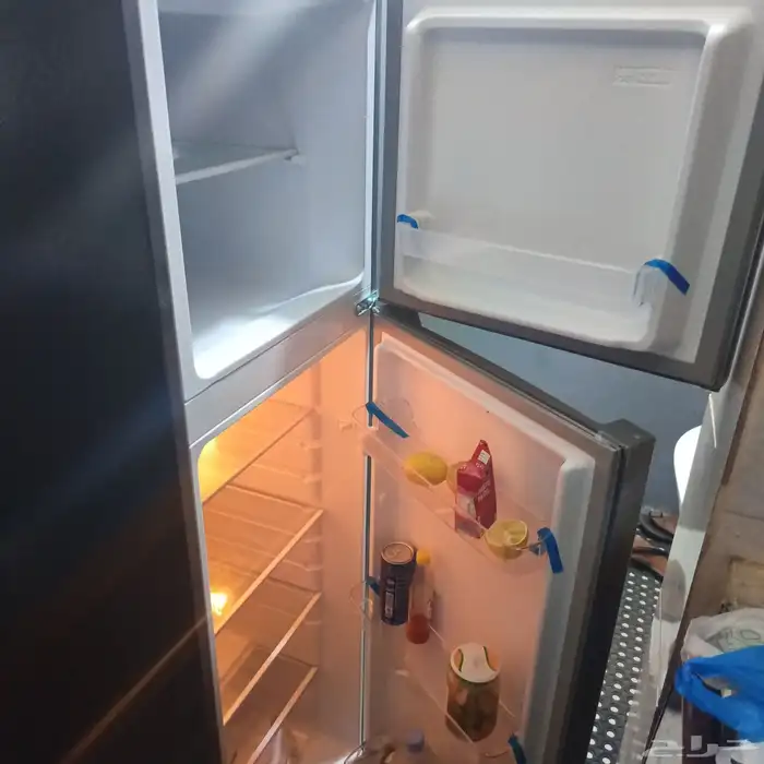 ثلاجه جديده الاستخدام اقل من شهر مقاس 6 قدم التوعيه سيرين ال 0