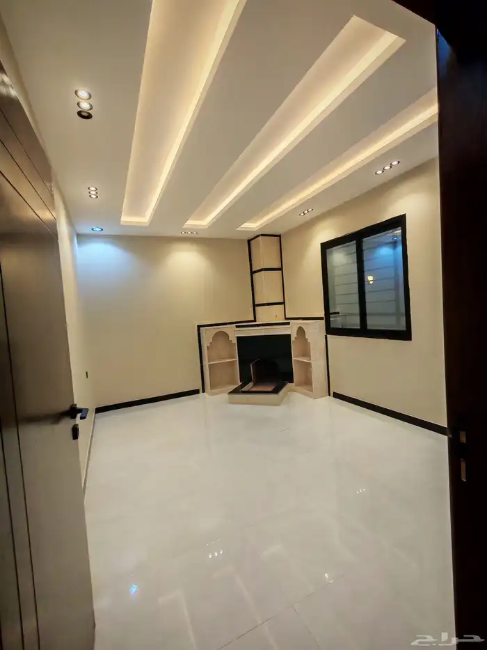 للبيع بحي الموسي روف علوي بلمحق من 750 الف تشطيب vip 24