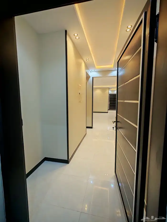 للبيع بحي الموسي روف علوي بلمحق من 750 الف تشطيب vip 21