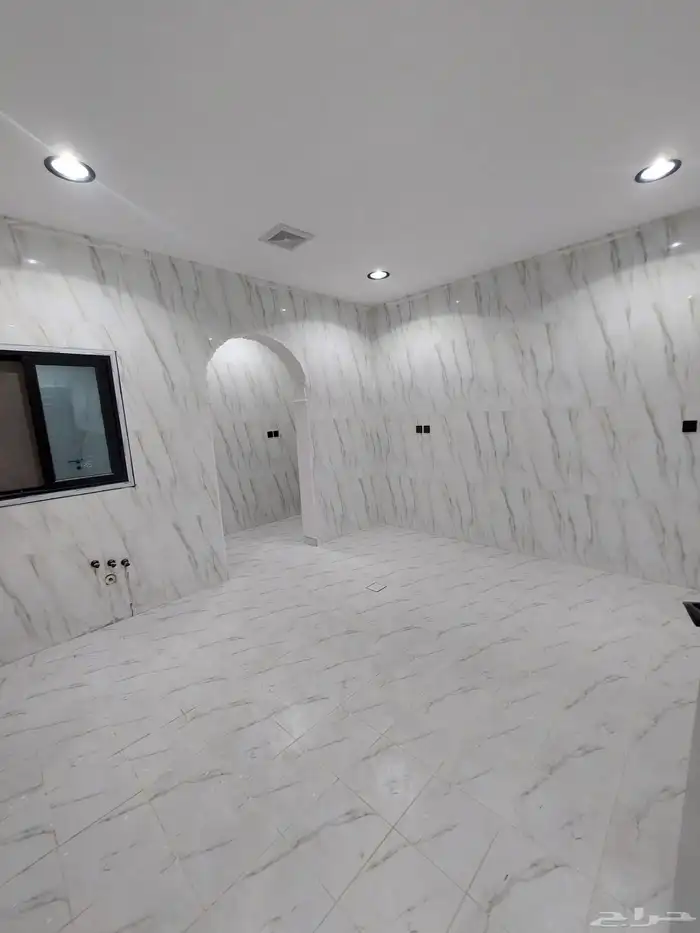 للبيع شقه تمليك أرضية نظم دبلكس حواش وكراج وسطح خاص 7