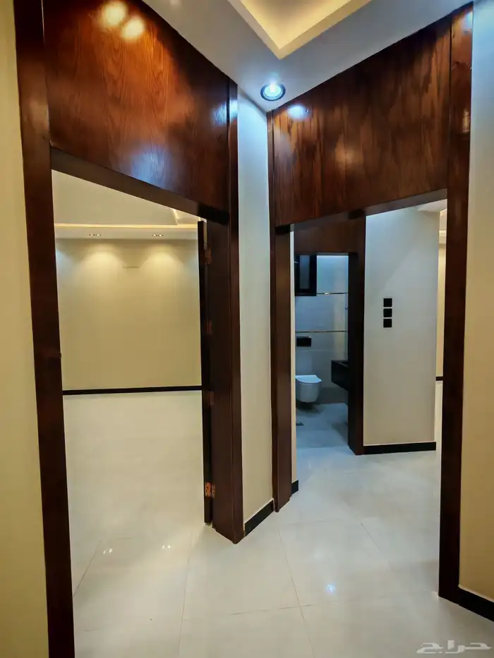 للبيع بحي الموسي روف علوي بلمحق من 750 الف تشطيب vip 12