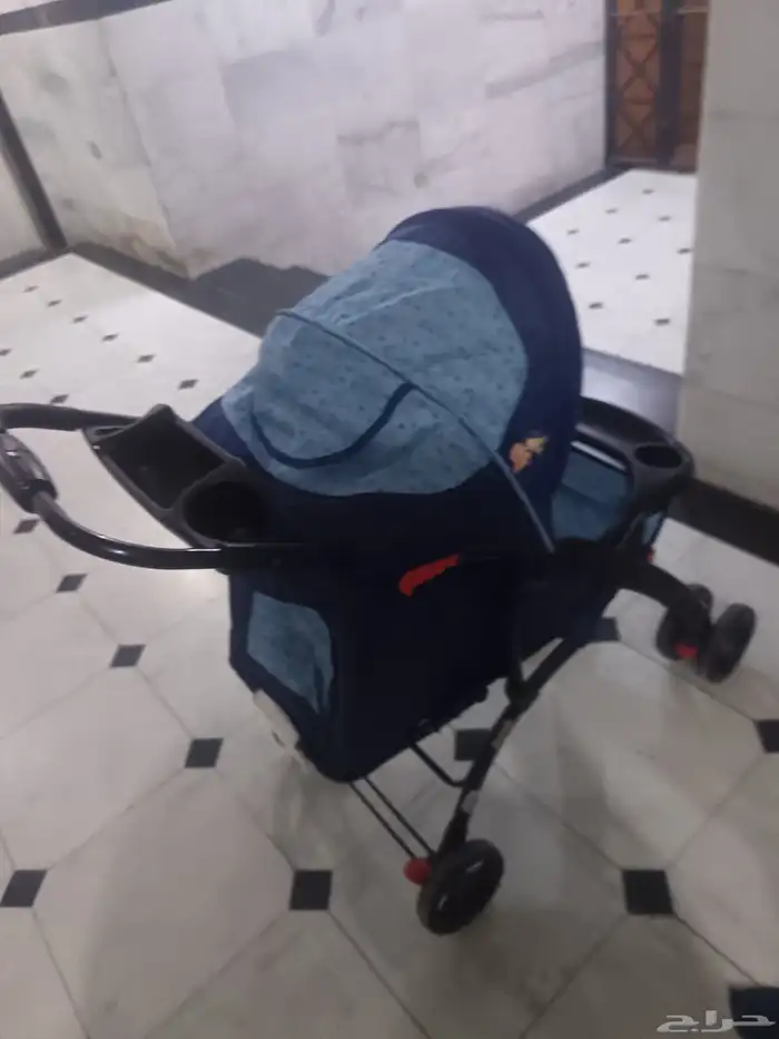 عربه اطفال بحاله جيده وجزمه من اي كيه بحاله جيده عربه اطفال 4