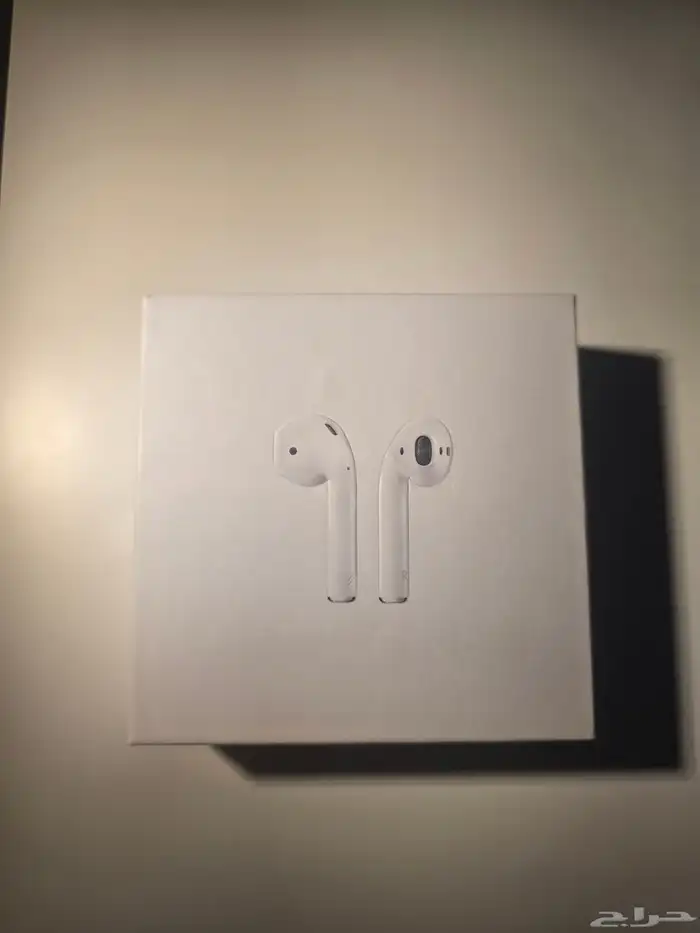 سماعة من شركة apple airpods رقم الموديلA2032 A2031A1938 0