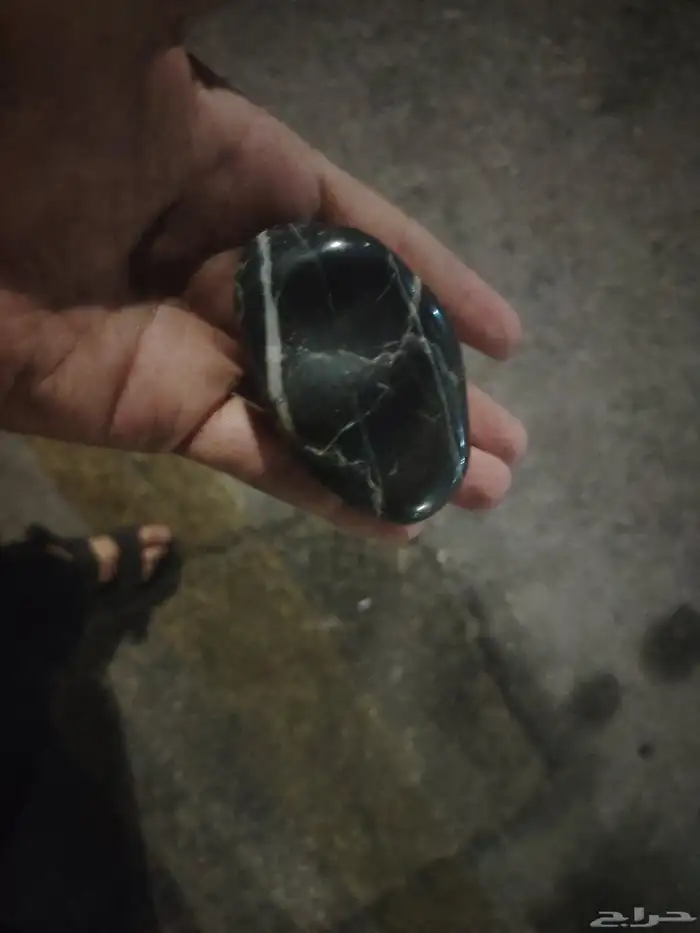 حجر للبيع السعر 800ريال 1