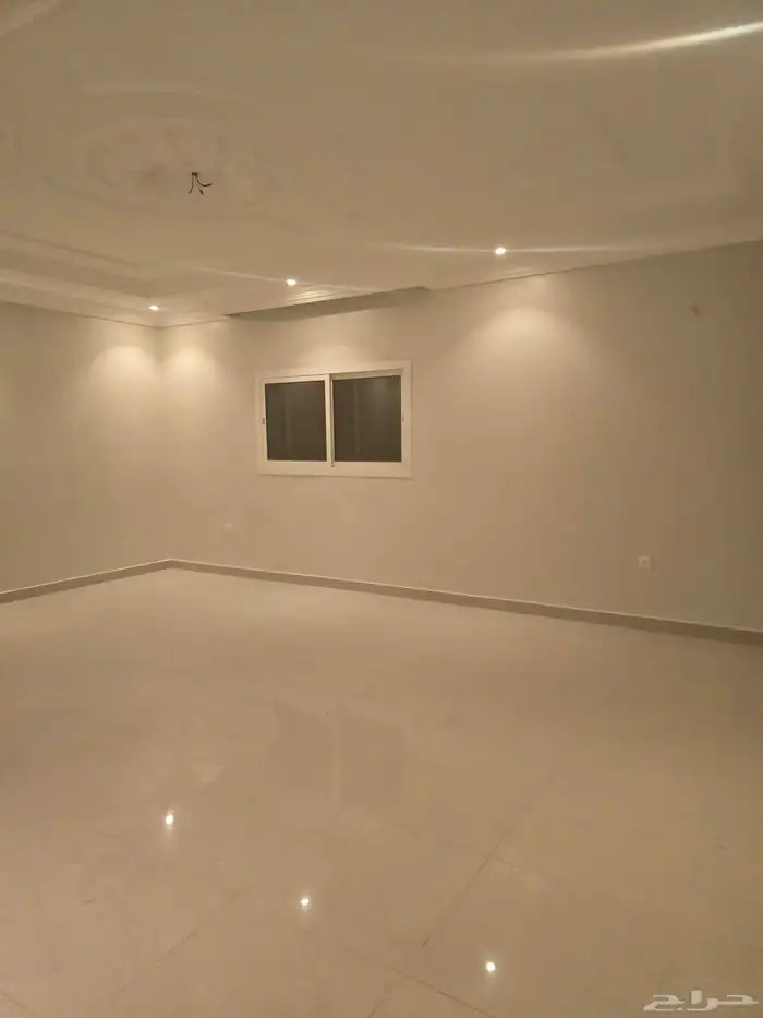 شقة فاخرة من 4 غرف ومدخلين واجهة شمالية 1