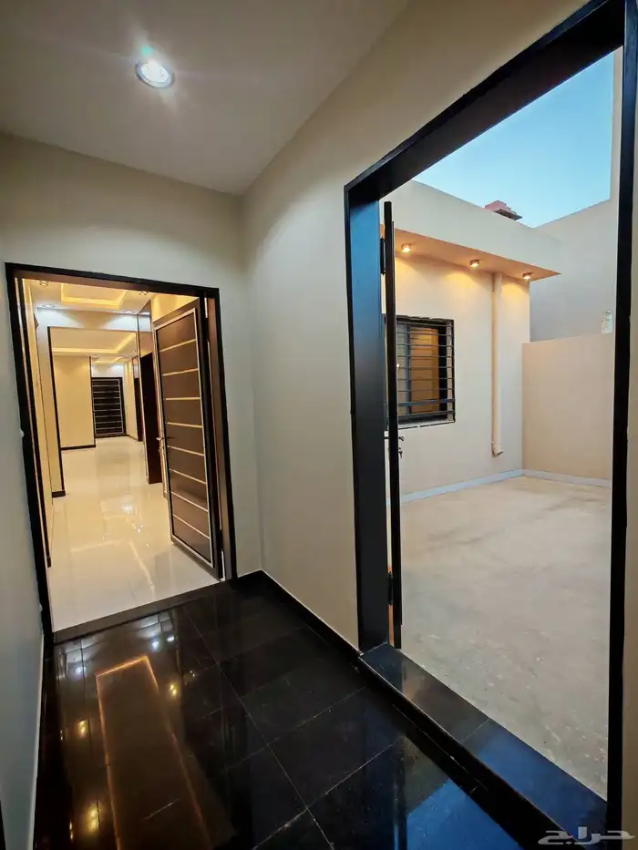 للبيع بحي الموسي روف علوي بلمحق من 750 الف تشطيب vip 18